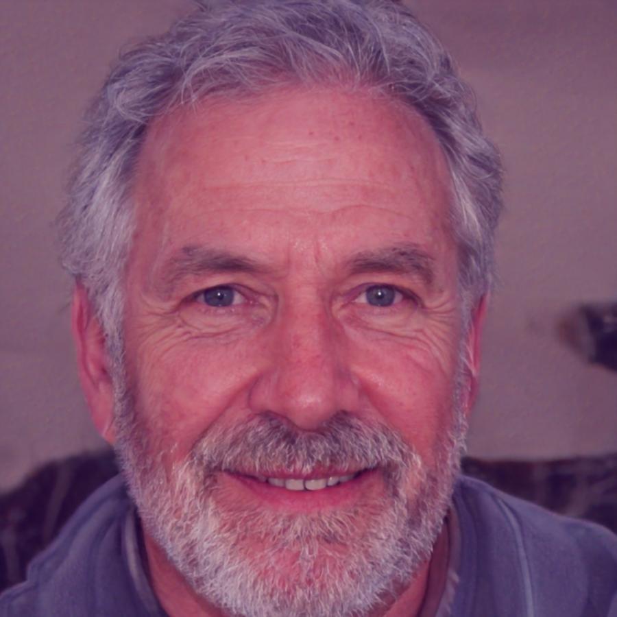 Викладач курсу